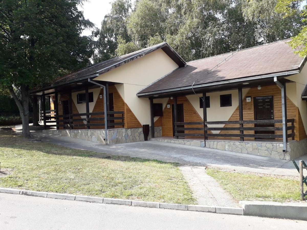 Hotel Marina Oasa Grocka Екстер'єр фото