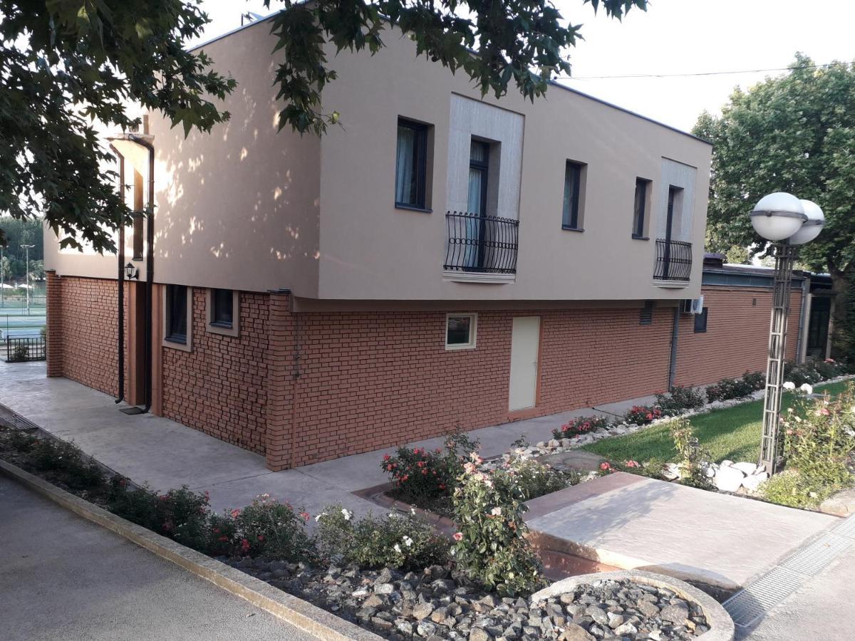 Hotel Marina Oasa Grocka Екстер'єр фото