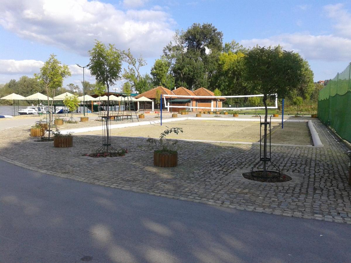 Hotel Marina Oasa Grocka Екстер'єр фото