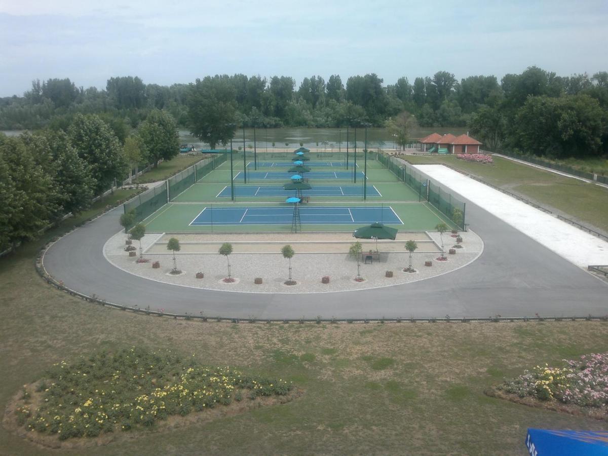 Hotel Marina Oasa Grocka Екстер'єр фото