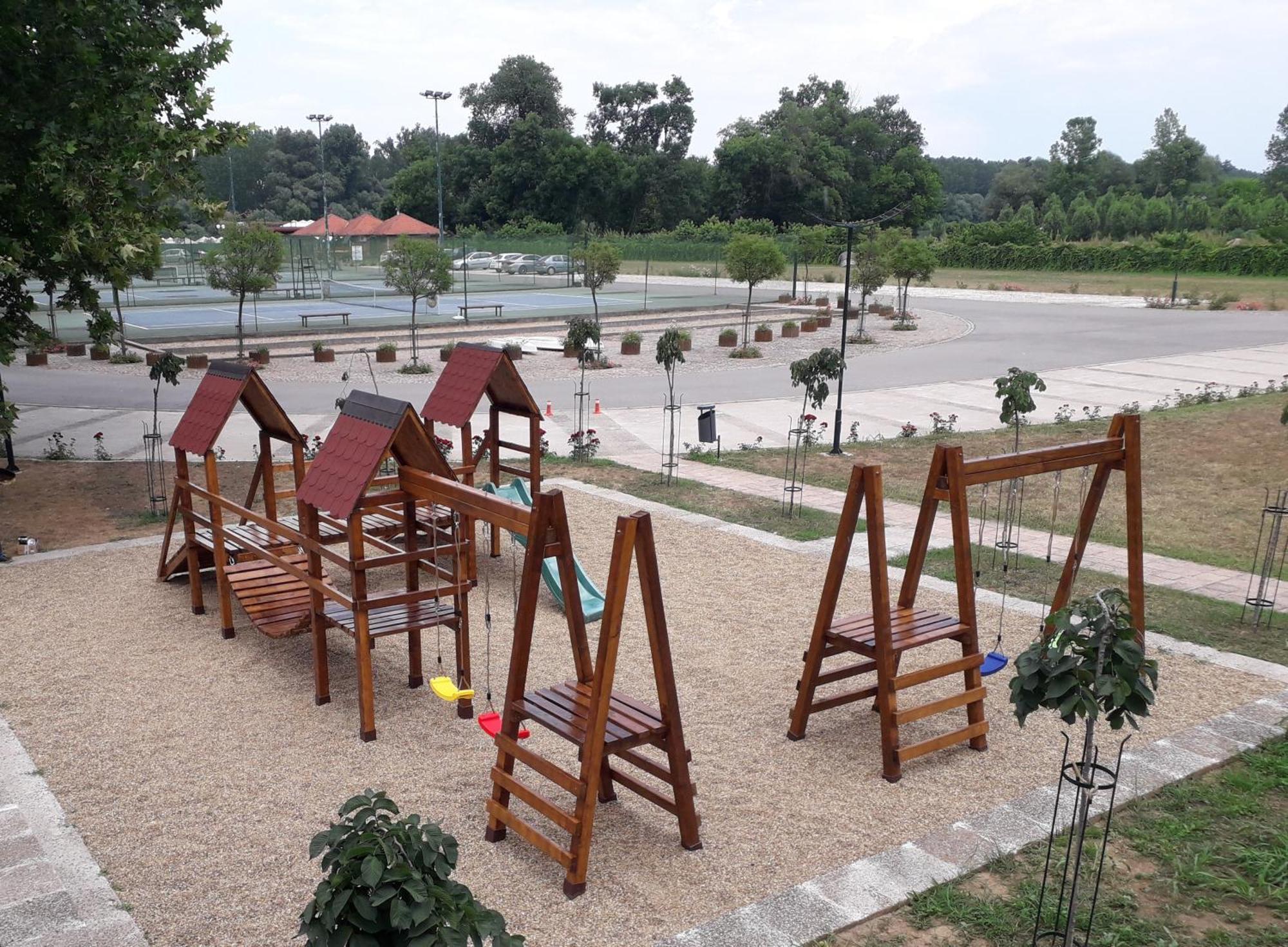 Hotel Marina Oasa Grocka Екстер'єр фото